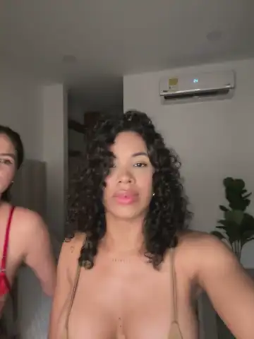 Brunettexio – Stripchat Live Cam Video – 2025-05-31 20:31:03