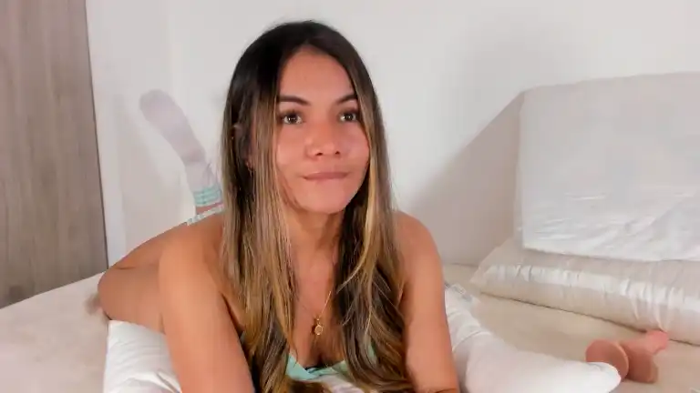 Camiilaortiz – Streamate Live Cam Video – 2026-05-01 18:51:56