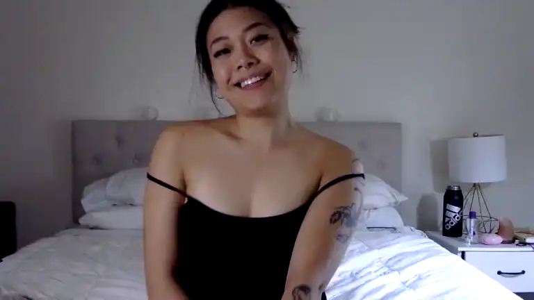 Octoberkitty – Streamate Live Cam Video – 2025-12-31 19:25:08