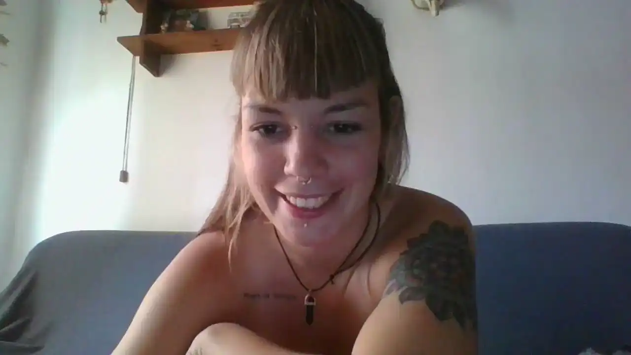 Ronamamona – Amateur.tv Live Cam Video – 2026-06-01 00:31:48