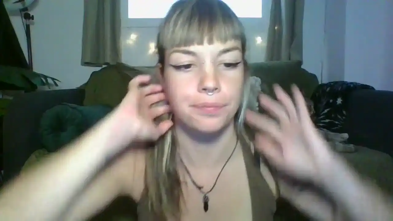 Ronamamona – Amateur.tv Live Cam Video – 2025-06-07 19:39:20