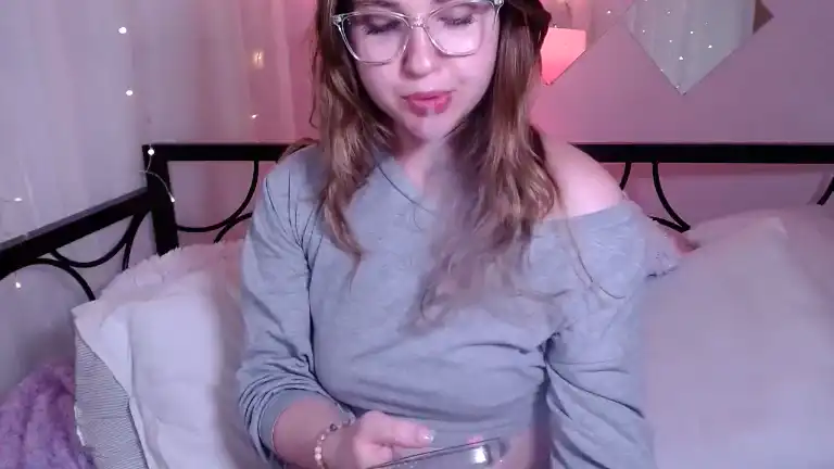 Raelynnwhitee – Streamate Live Cam Video – 2025-01-24 09:41:58