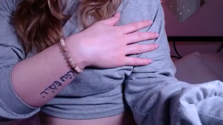 Raelynnwhitee – Streamate Live Cam Video – 2025-12-17 13:07:28