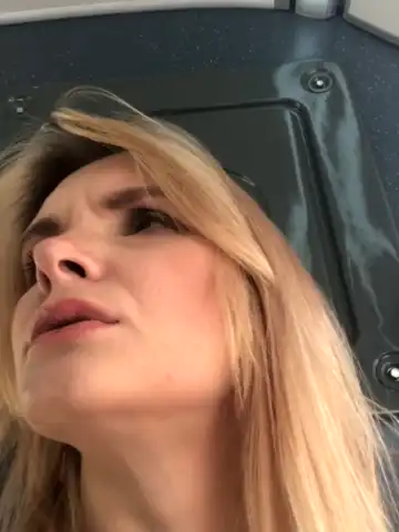 _streetgirl – Stripchat Live Cam Video – 2026-05-07 00:24:34