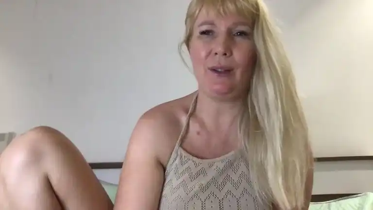 Emmainlove – Streamate Live Cam Video – 2026-05-09 13:38:46