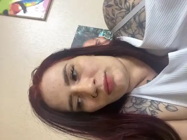 Innysik – Xlovecam Live Cam Video – 2025-03-11 17:11:37