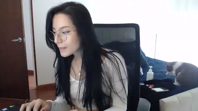 H_e_r_a – Myfreecams Live Cam Video – 2025-07-16 16:32:24