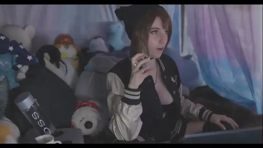 Lana_rain – Chaturbate Live Cam Video – 2026-06-04 01:16:06