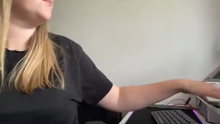 Tittietia19 – Streamate Live Cam Video – 2025-12-01 16:31:35