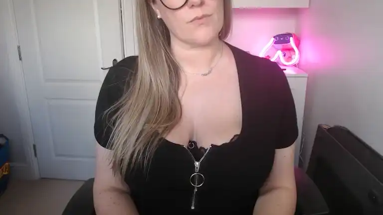 Tittietia19 – Streamate Live Cam Video – 2025-07-31 00:02:30