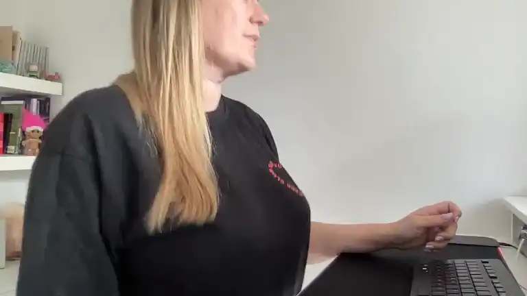 Tittietia19 – Streamate Live Cam Video – 2025-09-28 00:07:39