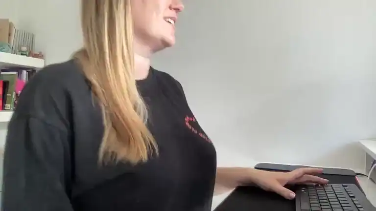 Tittietia19 – Streamate Live Cam Video – 2026-05-23 22:33:45