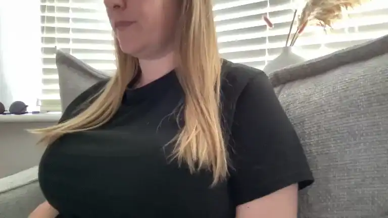 Tittietia19 – Streamate Live Cam Video – 2025-12-05 20:19:35