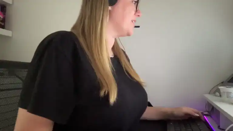 Tittietia19 – Streamate Live Cam Video – 2025-05-31 08:15:10
