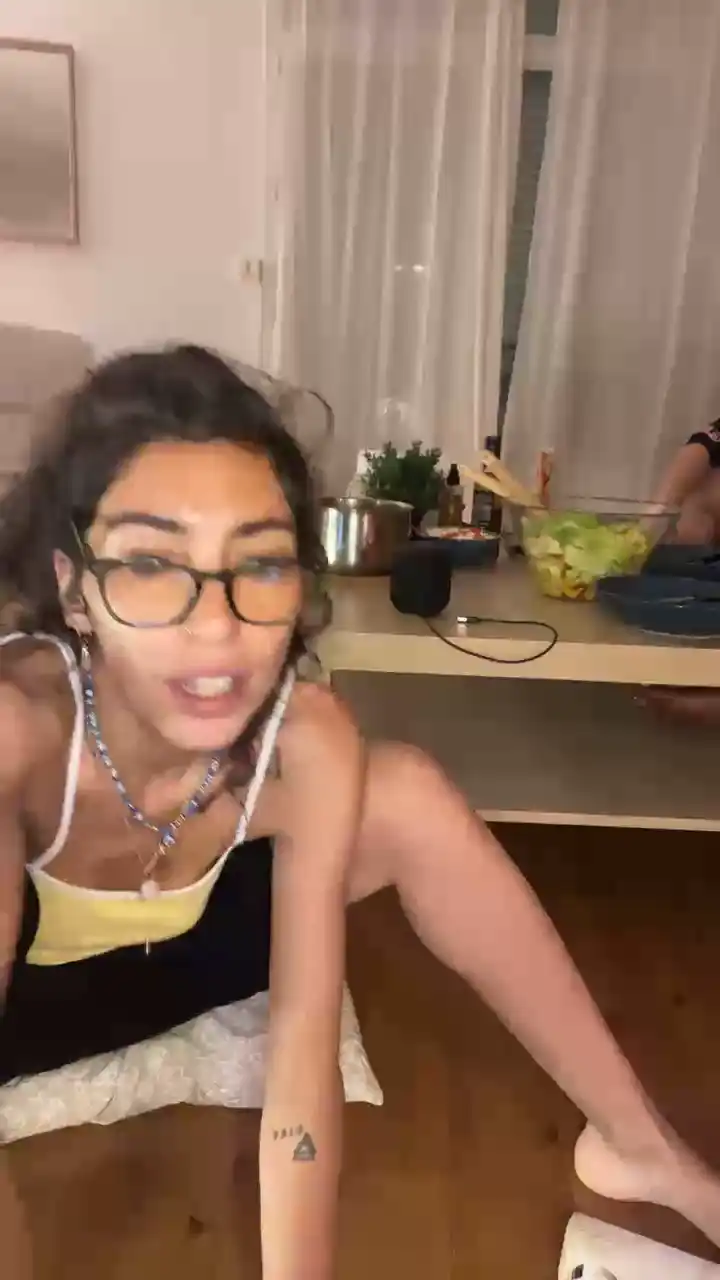 Amanilouve – Cam4 Live Cam Video – 2025-12-12 15:02:23
