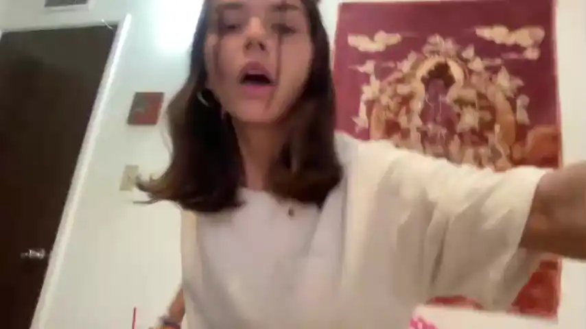 Yourfavoritegirl_ – Chaturbate Live Cam Video – 2025-05-14 10:14:39