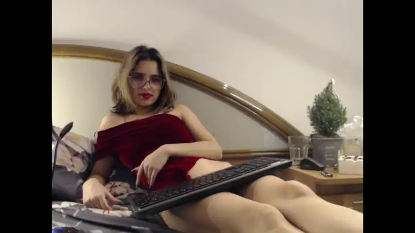 H3l3ne – Stripchat Live Cam Video – 2025-03-06 01:37:14