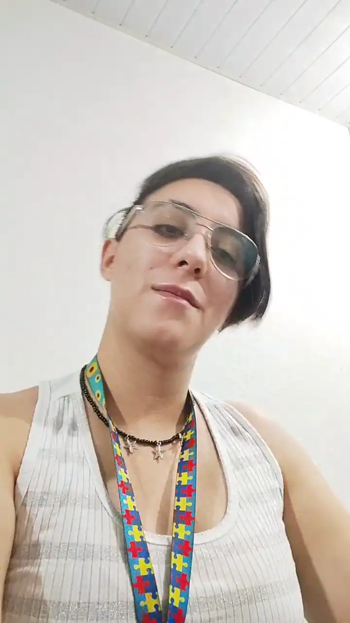 Mis_hyde – Cam4 Live Cam Video – 2025-03-10 22:33:54