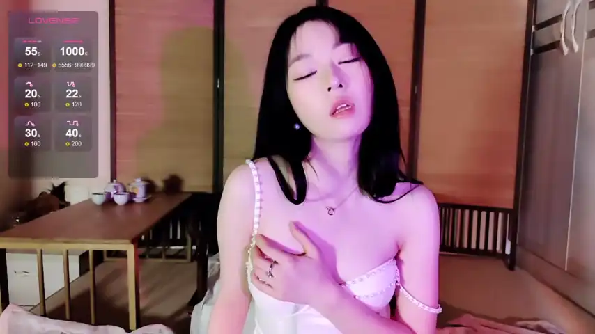 Xiaoqing_1811 – Stripchat Live Cam Video – 2026-03-12 23:26:57