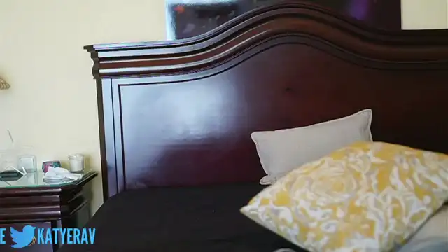 Katyerave – Myfreecams Live Cam Video – 2025-05-23 01:00:46