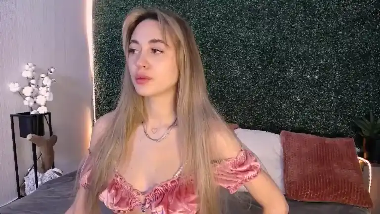 Ariahills – Streamate Live Cam Video – 2026-02-23 18:03:19