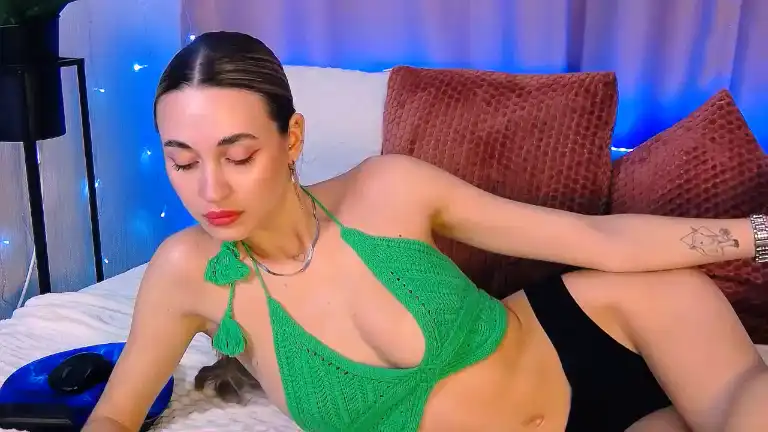 Ariahills – Streamate Live Cam Video – 2025-12-27 22:03:44
