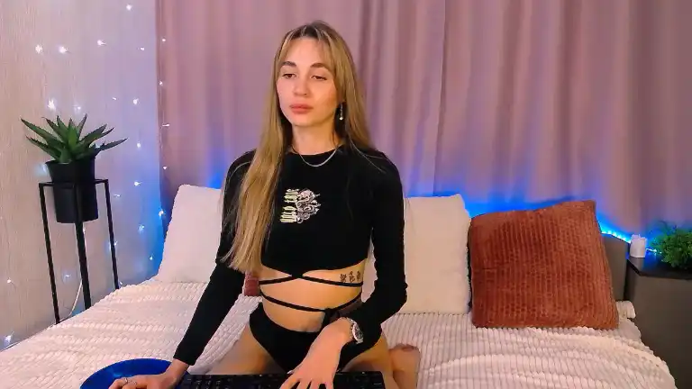 Ariahills – Streamate Live Cam Video – 2025-05-10 02:50:47