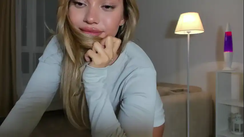 Honeybae3 – Chaturbate Live Cam Video – 2025-11-16 05:49:36