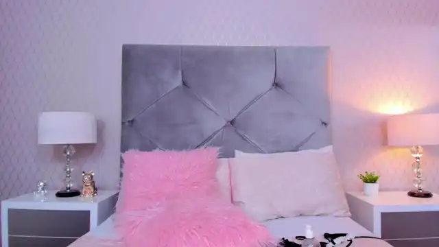 Juanitaperniaa – Xlovecam Live Cam Video – 2025-09-30 15:26:27