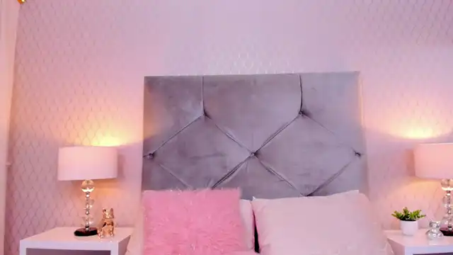 Juanitaperniaa – Xlovecam Live Cam Video – 2025-09-07 03:22:47