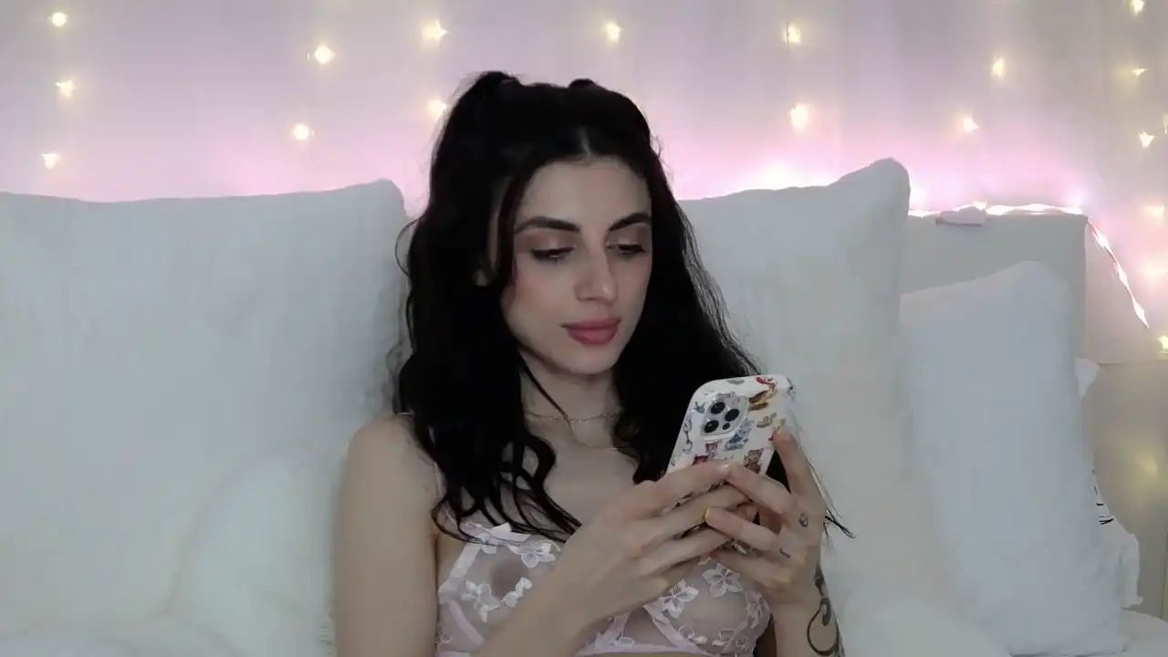 Gigi-belle – Flirt4free Live Cam Video – 2025-04-18 01:20:00
