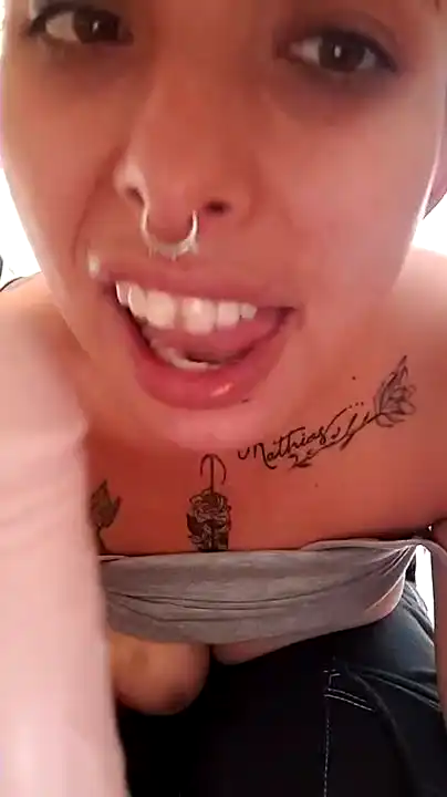 Aniie – Amateur.tv Live Cam Video – 2025-09-09 14:10:35