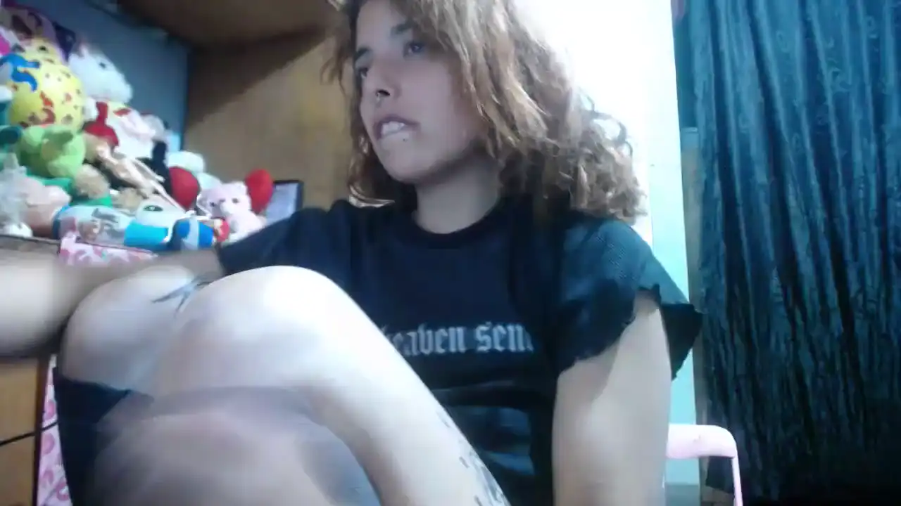 Aniie – Amateur.tv Live Cam Video – 2025-06-28 15:55:11