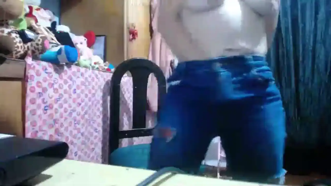 Aniie – Amateur.tv Live Cam Video – 2025-02-09 04:56:57
