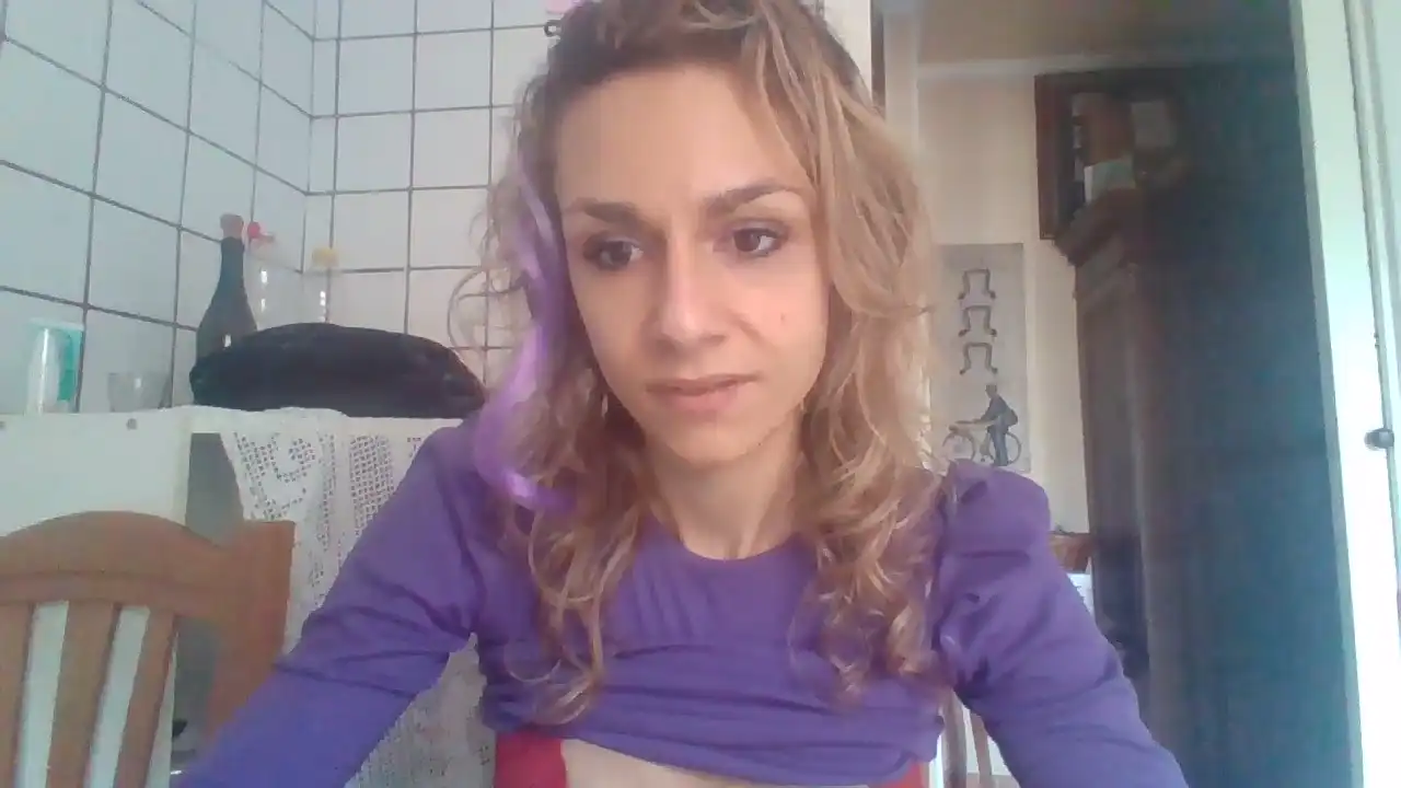 Romadea – Cam4 Live Cam Video – 2025-05-14 14:58:32
