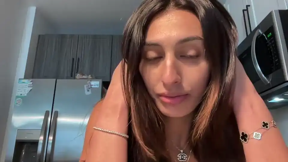 Camiliakxoxo – Chaturbate Live Cam Video – 2025-12-27 13:17:02