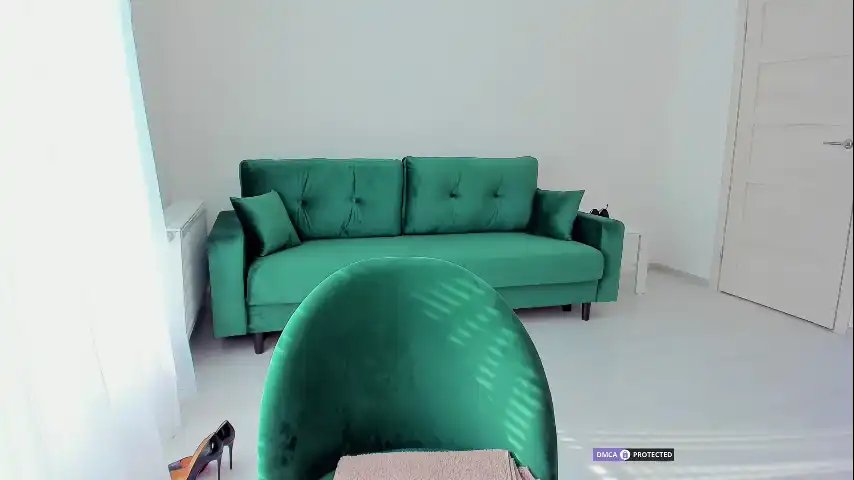 Intrigueeme – Chaturbate Live Cam Video – 2025-01-13 23:02:21