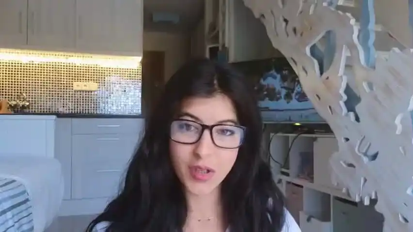 Luzyann – Amateur.tv Live Cam Video – 2025-09-06 03:12:14