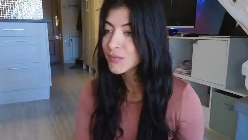 Luzyann – Amateur.tv Live Cam Video – 2025-01-11 16:35:13