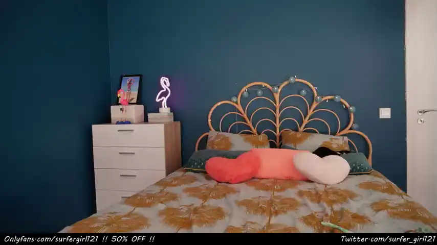 Surfergirl121 – Chaturbate Live Cam Video – 2025-12-14 23:19:17