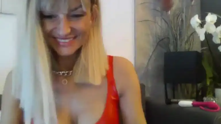 Hotkristinne – Streamate Live Cam Video – 2025-11-08 07:16:05