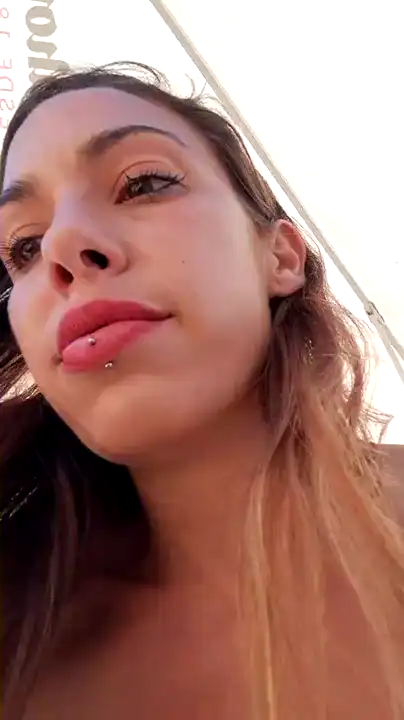 Lobitaysupollon – Amateur.tv Live Cam Video – 2025-09-28 14:37:01