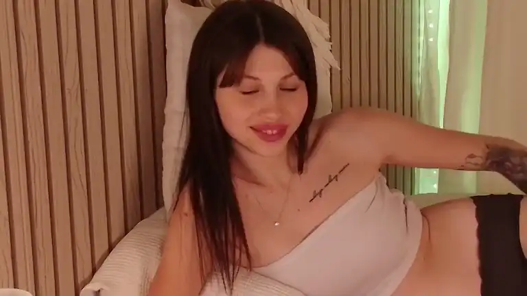 Tiny_kiarry – Streamate Live Cam Video – 2025-09-02 02:40:35
