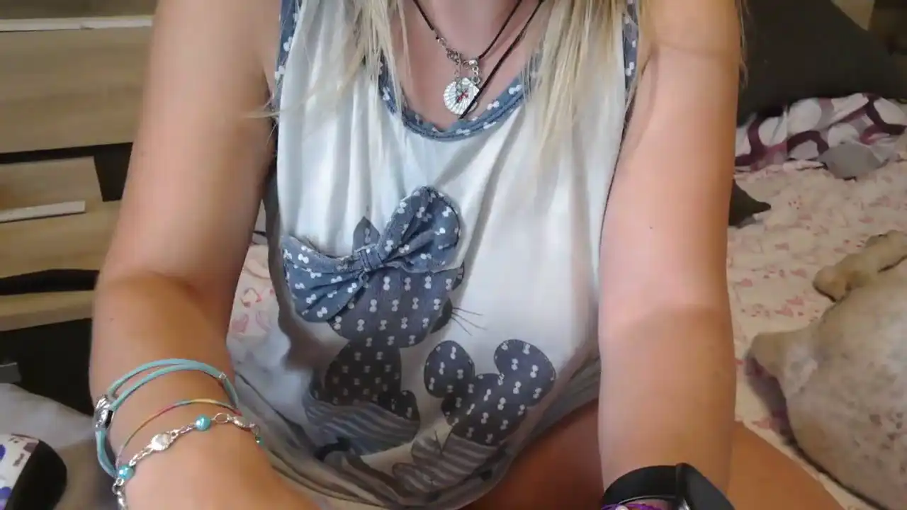 Hottye – Amateur.tv Live Cam Video – 2025-04-20 00:54:14